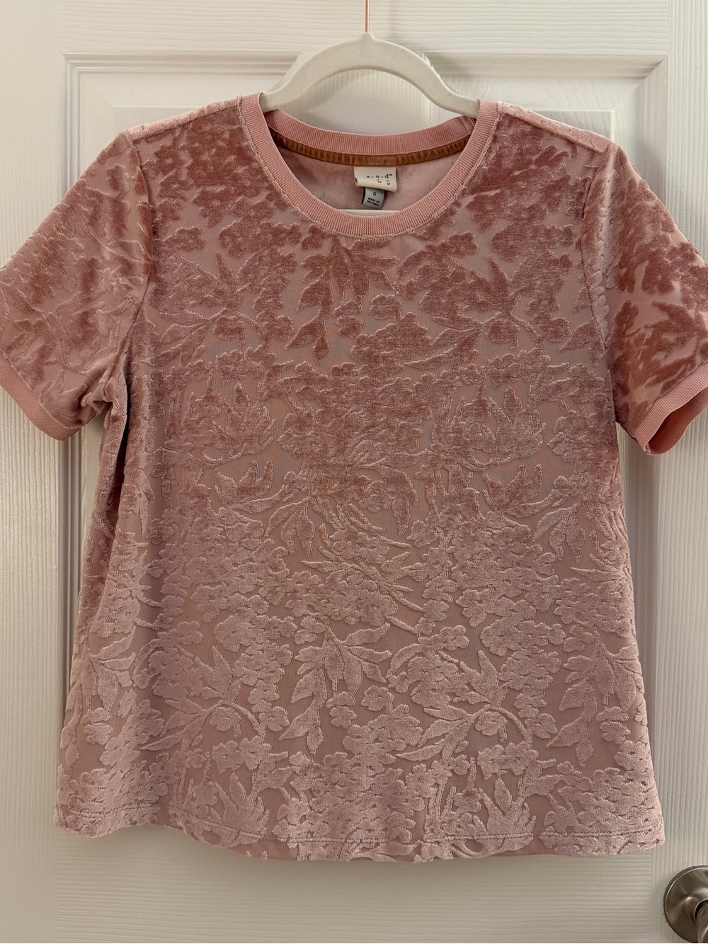 a.n.a Pink Velvet Velour Floral Short Sleeve Top Small